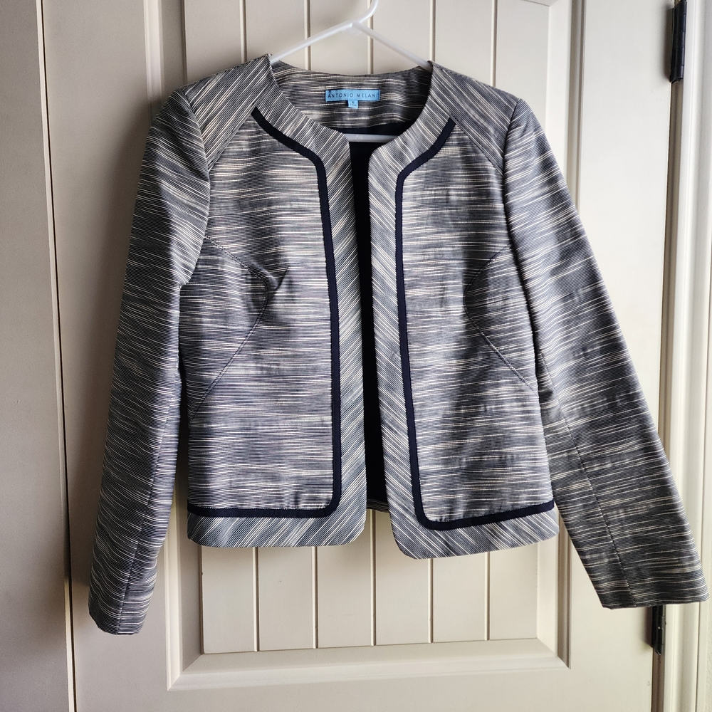 ANTONIO MELANI Women's Suit: Navy Trim Blazer and Skirt. Size 6